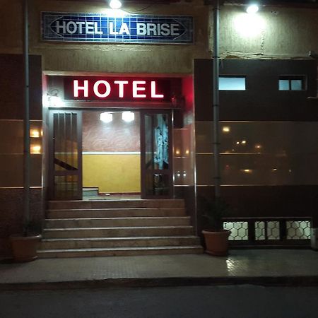 Hotel La Brise Айн-эль-Турк Экстерьер фото