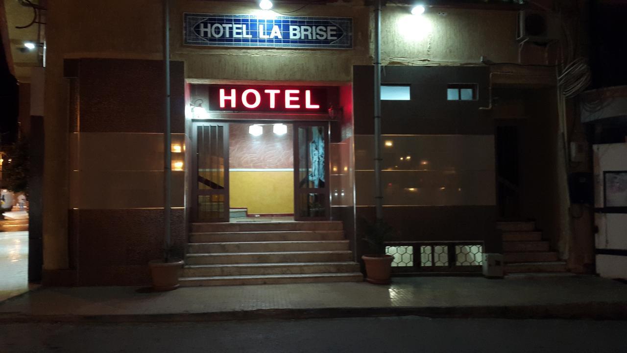 Hotel La Brise Айн-эль-Турк Экстерьер фото